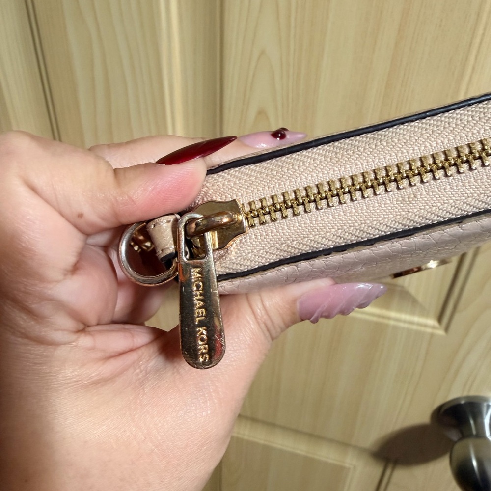 Michael Kors Blush Pink Wallet - Picture 5 of 7